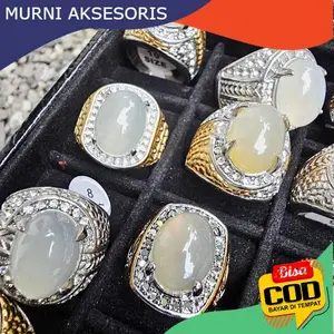Murni Aksesoris. Cincin Batu Akik Chalcedony Putih dengan Ring Titanium Anti Karat / Cincin Batu Kalsidon Putih Natural / White Agate Chalcedony High Quality.