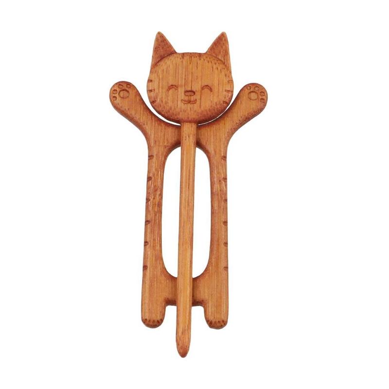 Product Introduction of Sweater Brooch Girl Gifts Trendy Bear Rabbit Animal Flower Heart Clothing Accessory Wooden Brooch Fashion Jewelry Women Brooch 11