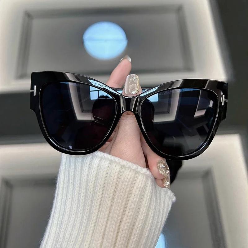 Product Introduction of Classic Cat Eye Sunglasses Women Men Fashion Sun Glasses Female Male Designer Mirror Casual Travel Shades Oculos De Sol 1