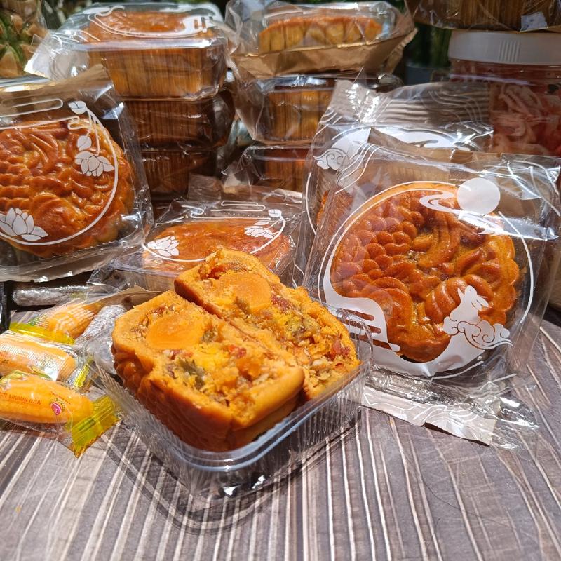 Hoa Nắng Homemade- Bánh trung thu thập cẩm gà quay healthy 2 trứng muối 220g Lượng đường thấp 7