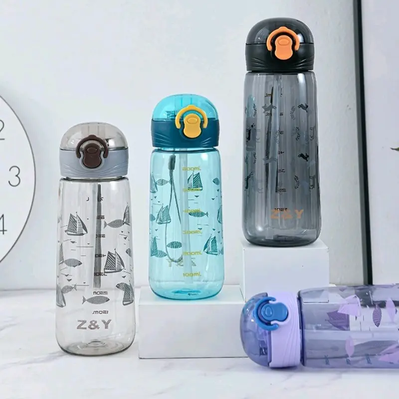 Botol Minum Plastik anak Gambar Perahu 750ml dengan Sedotan dan Tali Kitchenware Bottles 0