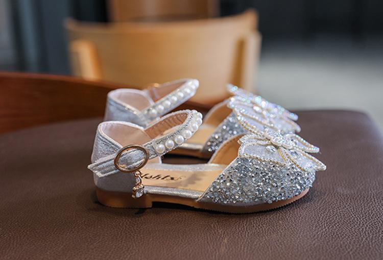 Product Introduction of 2025 Spring and Summer New Korean Style Rhinestone Soft-Soled Girls Sandals Princess Shoes Children's Shoes Girls Dance Shoes 3