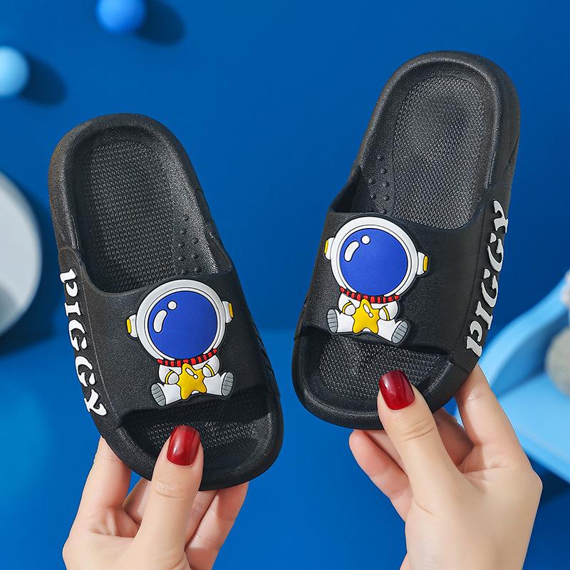 Children's summer slippers, baby anti-slip soft-soled indoor anti-collision sandals, boys and girls cute cartoon shoes, baby cartoon cute indoor and outdoor slippers 9