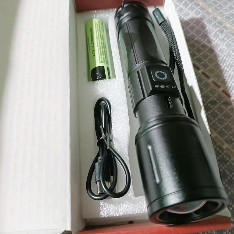  Đèn pin siêu sáng thế hệ mới XT32 PRO phiên bản nâng cấp mới 2025. Pin trâu  vỏ kim loại siêu bền thiết kế siêu đẹp chip Led P90 công suât lớn chiếu xa 700m. hàng chuẩn loại 1  Dk04 