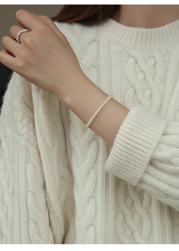 Product Introduction of 2024 New French Folding Bracelet Light Luxury Minority Exquisite Elastic String Bracelet 2