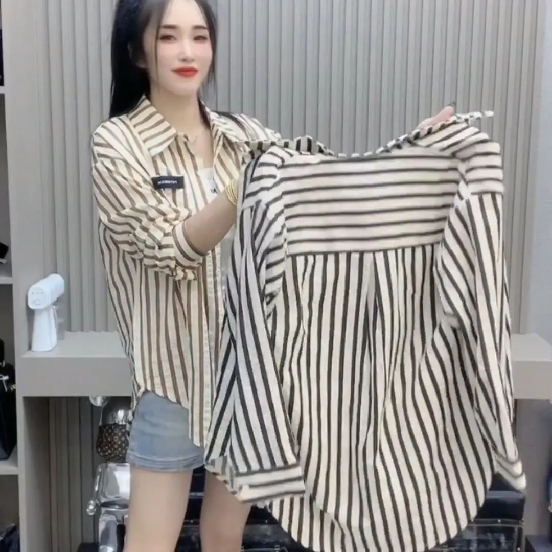 Áo Sơ Mi Sọc, Dễ Phối Đồ Thường Ngày Thời Trang, Trẻ Hơn, Hàng Mới Về Mùa Xuân Và Mùa Thu 2024, Mỏng Bồng Bềnh Giấu, Áo Thời Trang Phong Cách Hàn Quốc, Dành Cho Nữ Top Women Cổ Tròn Shirt