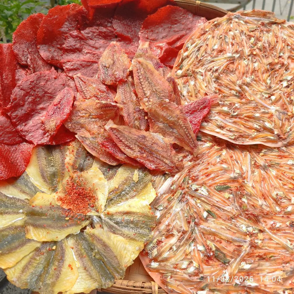 Combo 99k  nửa kí khô ngon gồm bánh tráng cá cơm- thu đỏ- chỉ vàng- phèn xẻ tẩm  Food Snack Ăn Vặt Thức Ăn
