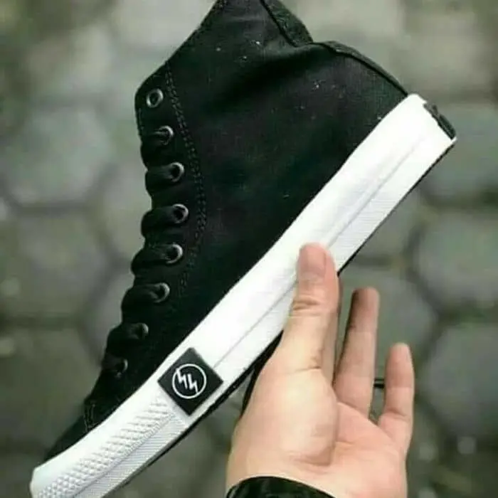 Sepatu  Sneakers LEE POURE Model Terbaru 2024 Untuk Pria Wanita Warna Hitam sepatu conv Sepatu cowo keren buat gaya Casual Shoes Kerja 3