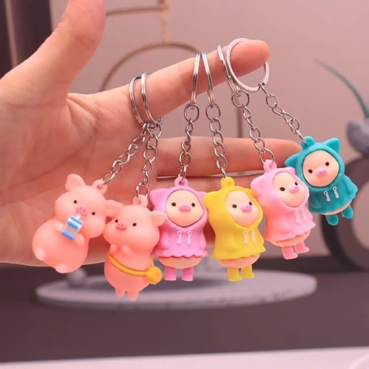 Móc khóa nhựa dẻo, giao màu và hình ngẫu nhiên nhé