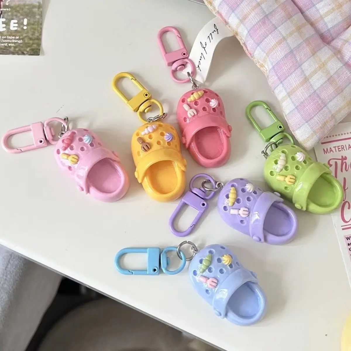 Chân Trượt Thoáng Khí, Thiết Kế Hoạt Hình Dễ Thương, Thích Hợp Cho Mùa Hè, Móc Khóa Sáng Tạo, Mặt Dây Chuyền Túi Xách, Quà Tặng Bạn Bè