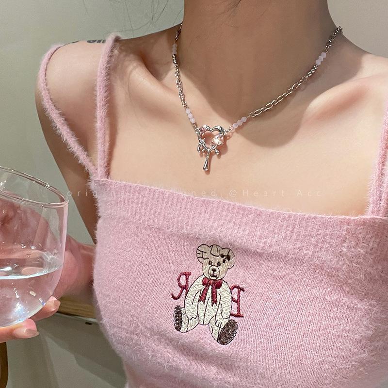 Product Introduction of Lucent_2025 Necklace for Women Korean and Japanese Style 2025 New Trendy Clavicle Chain Sweet Cool Style Heart Sweater Chain Metal Texture High-end Feel for Women 3