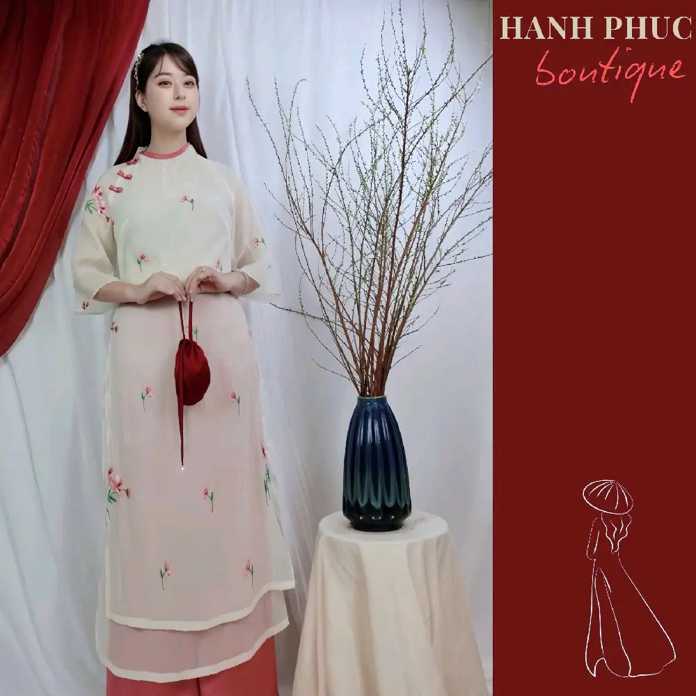 Áo Dài Cách Tân 2 Tà Cổ Tròn Phối Nơ – Tơ Thêu Hoa Diên Vỹ – Duyên Dáng, Thanh Lịch Từng Chi Tiết Nữ