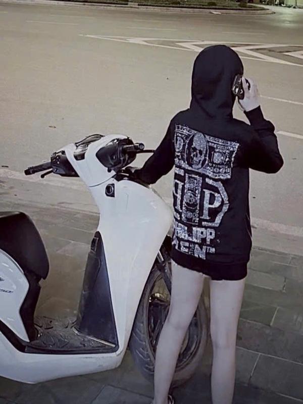 Áo khoác nỉ ĐÍNH ĐÁ PP hot trend 0