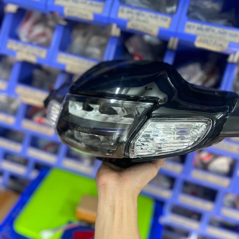 Pha đèn zhibat 2 tầng + xi nhan trắng gắn đầu đèn 110