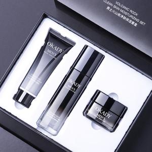 メンズ フェイシャルスキンケアキット 3点セット（モイスチャライジング洗顔料、化粧水、お手入れクリーム）、深層クレンジングと保湿、男性用スキンケアセット