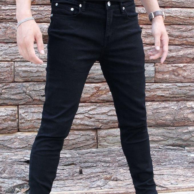 Quần Jean Dài Nam Màu Đen Trơn Ôm Gọn Chất Vải Co Giãn Menswear Pants
