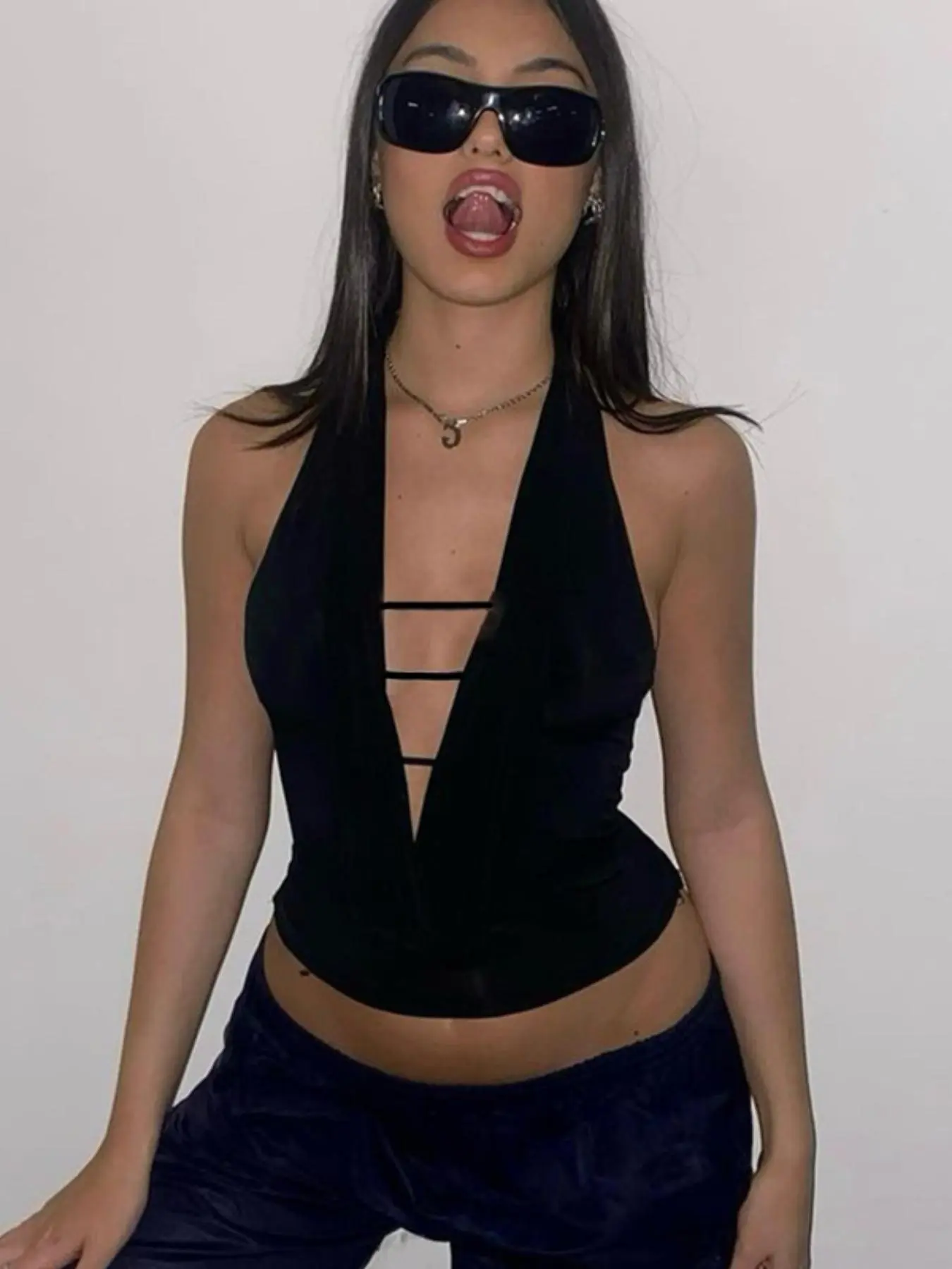 Women's Plain Cut Out Backless Halter Crop Tank Top, Solid Sleeveless Cropped Top for Summer, Women's Clothing for Daily Wear Valentine's Day, gift