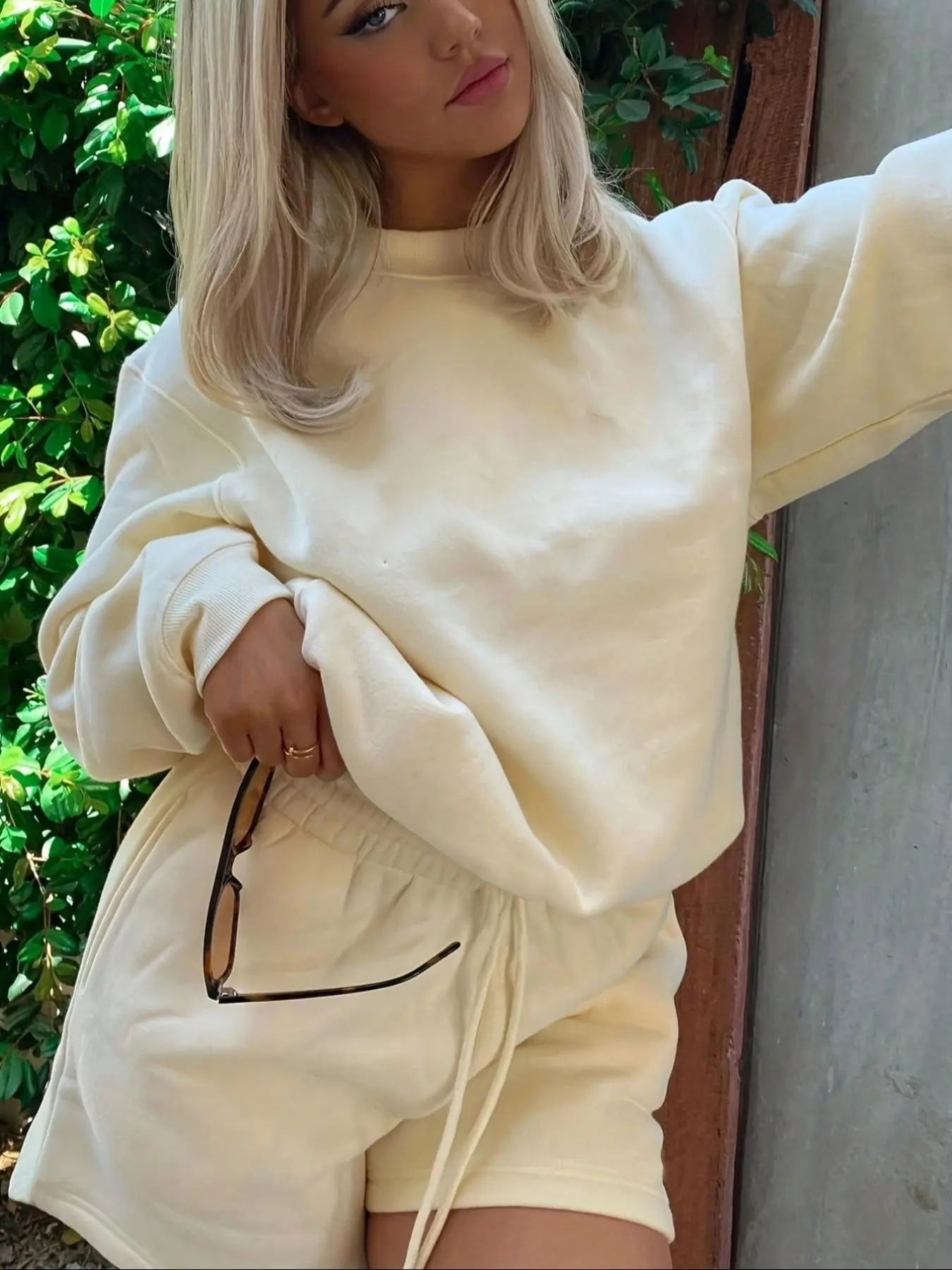 Women's Solid Sweatshirt & Drawstring Waist Shorts Two-piece Set, Casual Fashion Cozy Round Neck Long Sleeve Pullover & Shorts for Daily Outdoor Wear, Ladies Clothes for All Seasons
