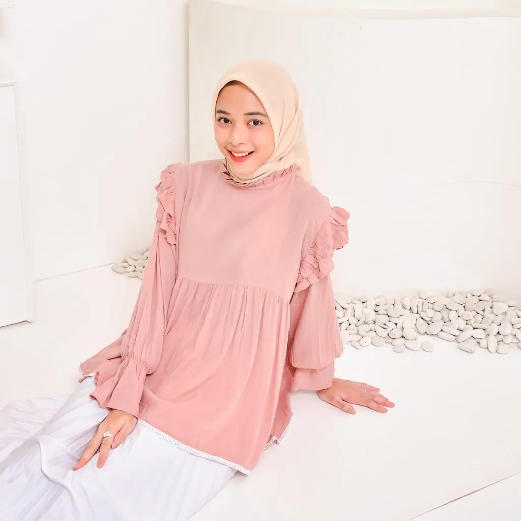 ARUMI RUFFLE BLOUSE