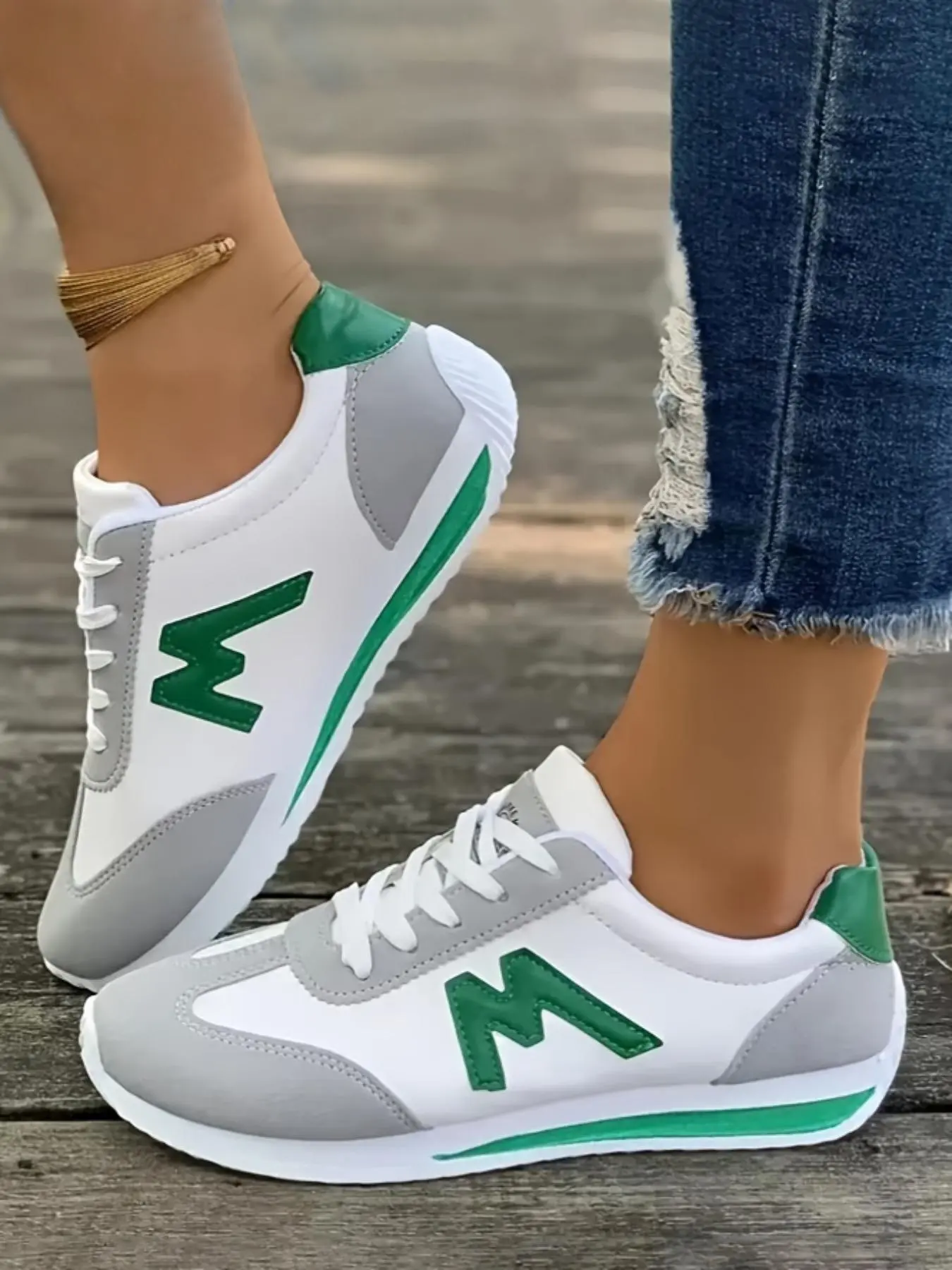 Women's Fashionable Patchwork Design Lace Up Low Top Sneakers, Casual Comfortable Breathable Sports Running Shoes, All-match Round Toe Shoes for Daily Wear