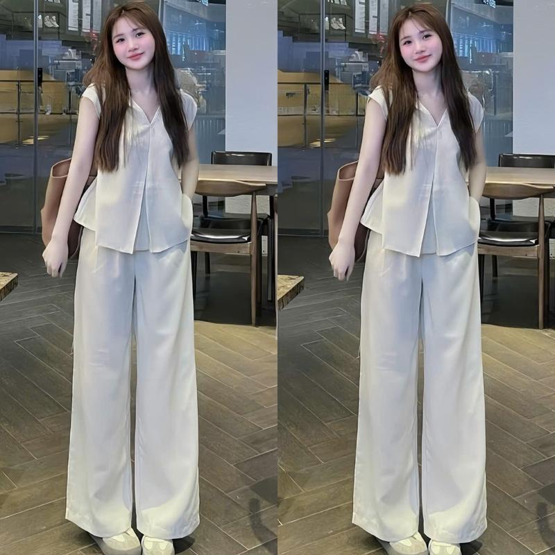 Set bộ tuyết nhung măc 2 kiểu áo cổ V cài nút thật ngắn tay kem quần dài ống rộng kèm dây cột eo xinh xắn dành cho các nàng diên đi chơi. Women top