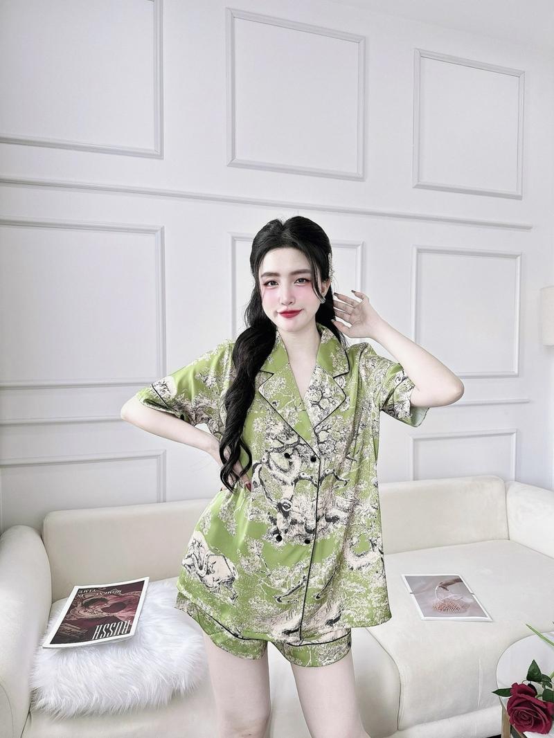 Product Introduction of Đồ bộ đùi lụa Latin fom vest 4 cúc bọc - size dưới 70kg  Women 16