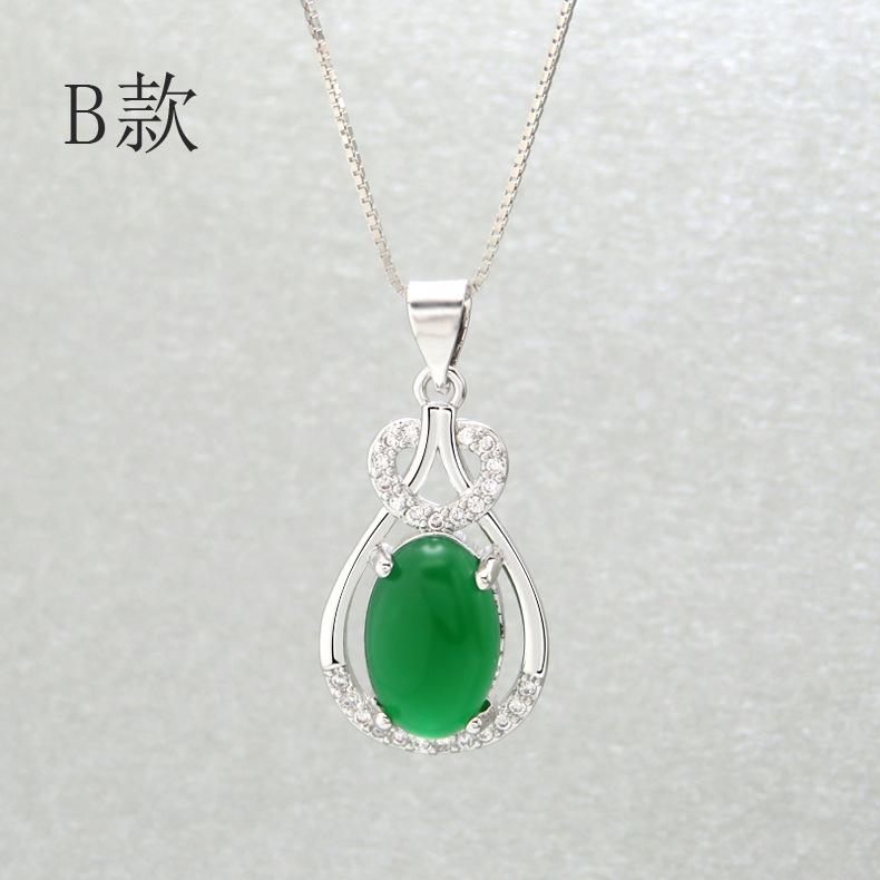 Product Introduction of Vintage Inlaid Chalcedony Necklace Women's Anti-Malay Jade Pendant South Korea Water Drop Clavicle Chain Love Emerald Ornament 19
