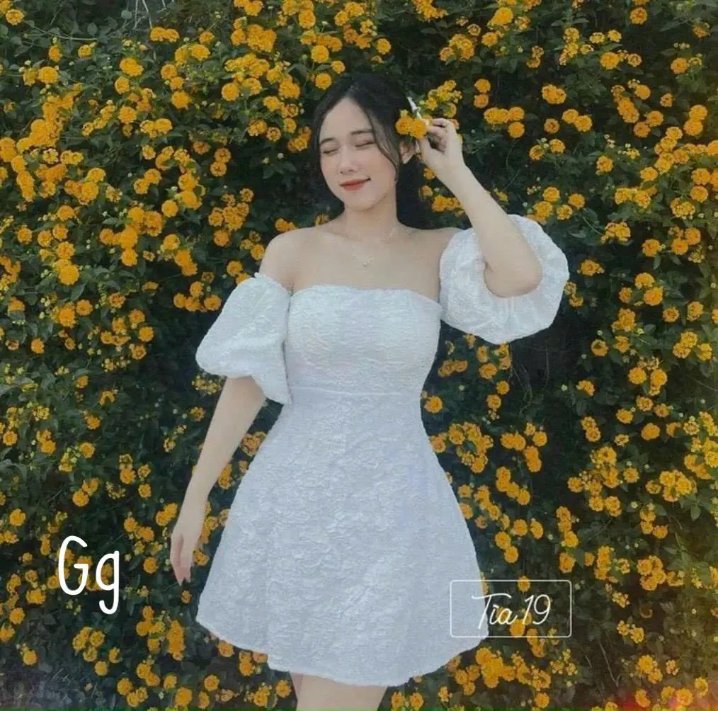 Đầm Nữ 2 Dây Gấm Hoa Phối Tay Búp Nữ Tính Dịu Dàng Thanh Lịch Sang Trọng Dễ Thương. Kem Women