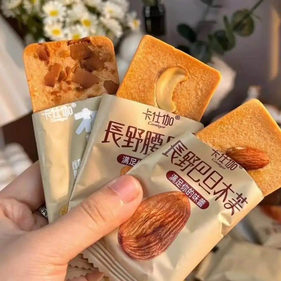 [ HỘP 500gr ]BÁNH QUY GIÒN MIX HẠT HOT HIT CHUẨN CHÍNH HÃNG. 43-45 gói. Mix hạnh nhân . Hạt điều . Yến mạch . Dừa khô Thức Ăn Ăn Vặt Food . hộp nguyên naganonut mix 3 vị bánh kẹo tết 2025 Snack