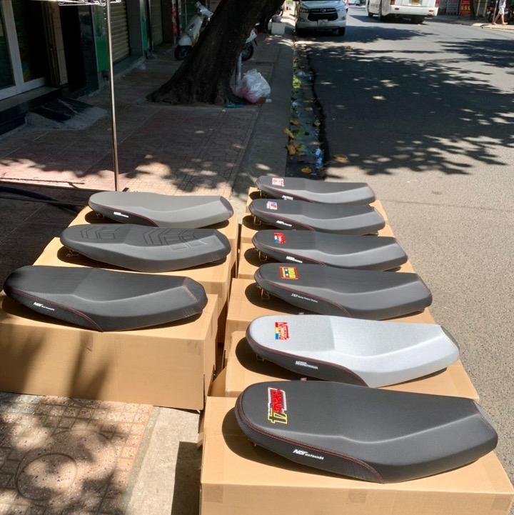 Yên xe gọt hai tần sirius cao 50/110 mút vàng Phụ Kiện Phụ Tùng