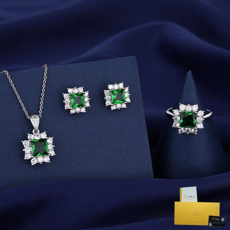 Product Introduction of [with Gra Certificate] Fashion Emerald Jewelry Set Green Ring Necklace Ear Stud 16