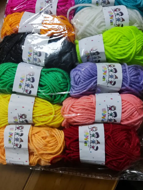 Set cuộn len 12 màu để làm đồ thủ công handmade trang trí làm đồ chơi mầm non DIY sáng tạo đa dạng 5