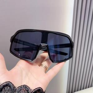 แว่นกันแดดสำหรับขี่จักรยาน ส่วนบุคคล สำหรับผู้ชาย กันลมและกันทราย สีสันสดใส เหมาะสำหรับกิจกรรมกลางแจ้งใหม่ ให้การป้องกันดวงตา แว่นกันแดดกีฬา