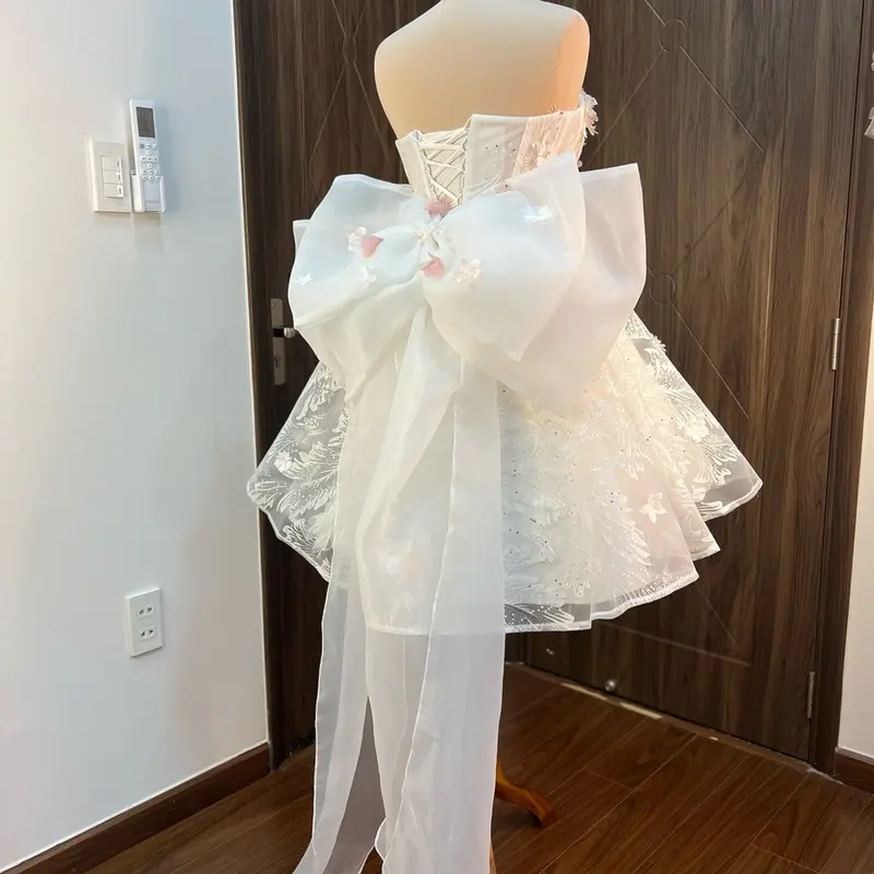 Váy cưới ngắn gắn nơ rời cực đẹp 7