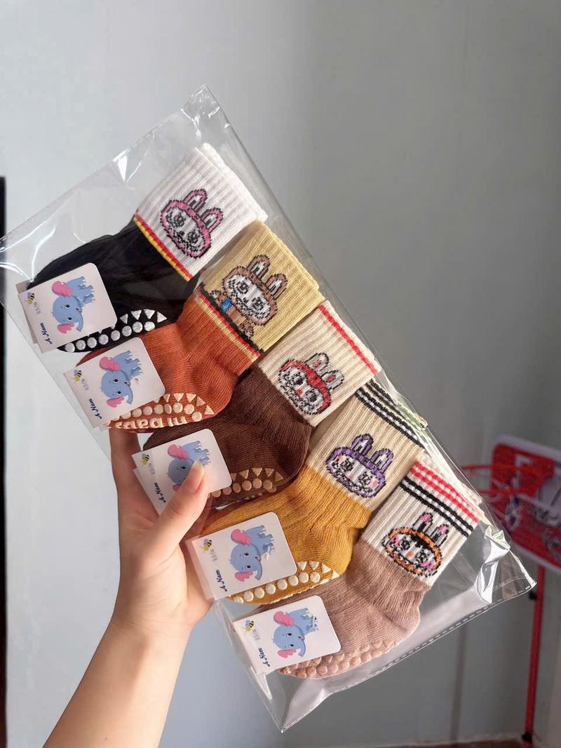 Product Introduction of set 10 đôi tất cổ cao trống chơn Labubu-kuromi-Melody siêu xinh 2