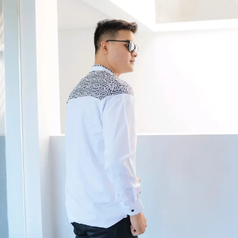 Baju Koko Elrumi lengan panjang motif Falcon kombinasi Batik Warna Putih 4