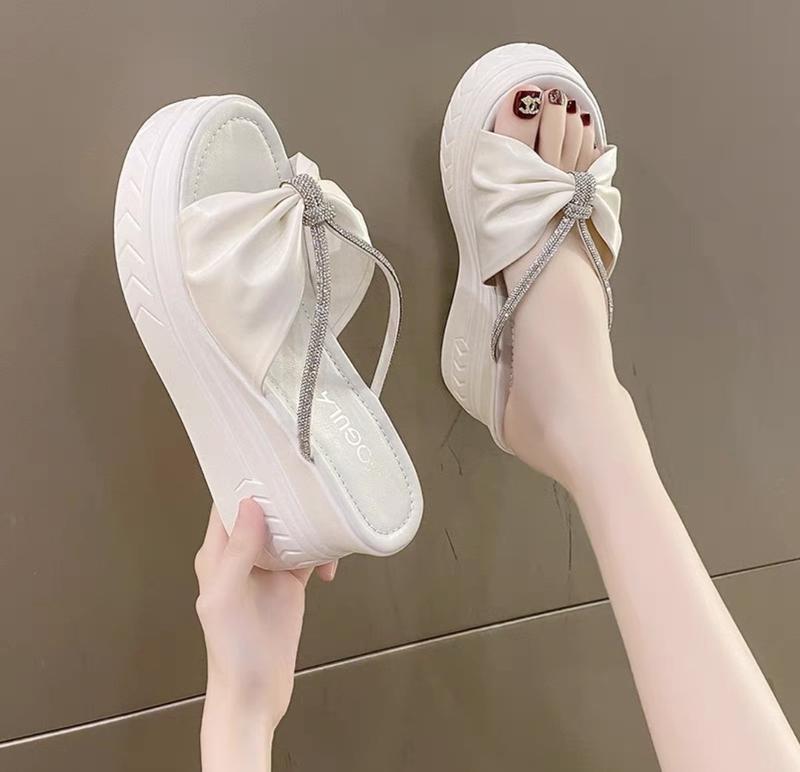 Product Introduction of DÉP XUỒNG NƠ THẮT XOÀN TRẺ TRUNG 18