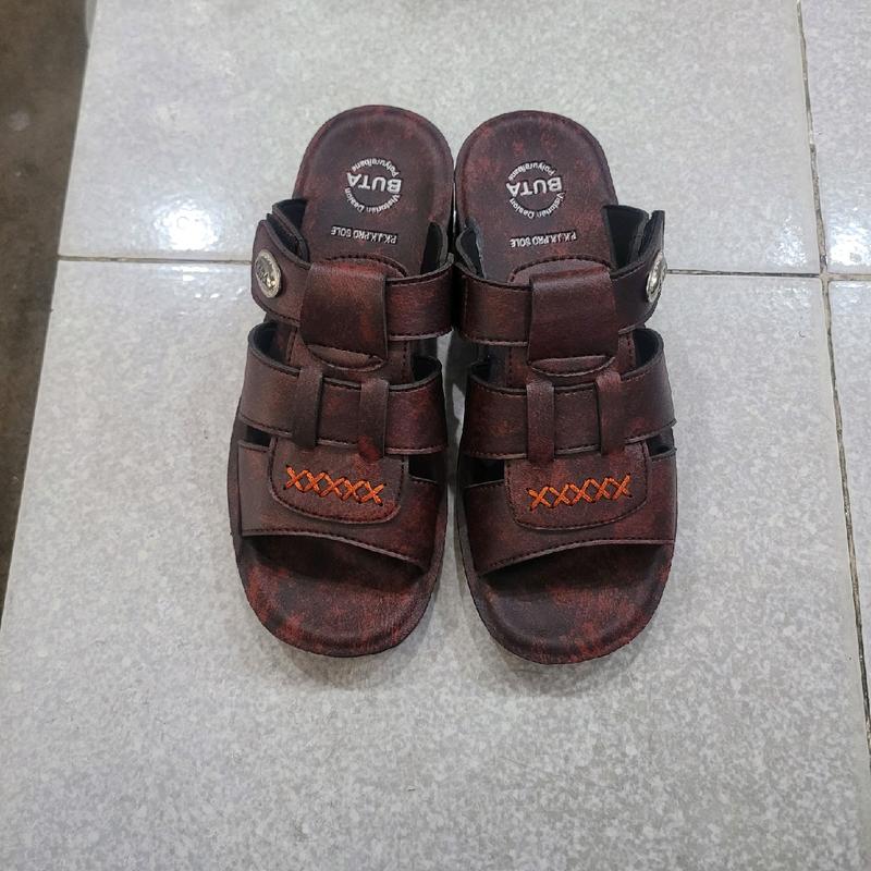 Dép da thái nam hiệu Buta. hàng đúc liền giữa quai và đế có 2 màu. size 38 đến 42 4