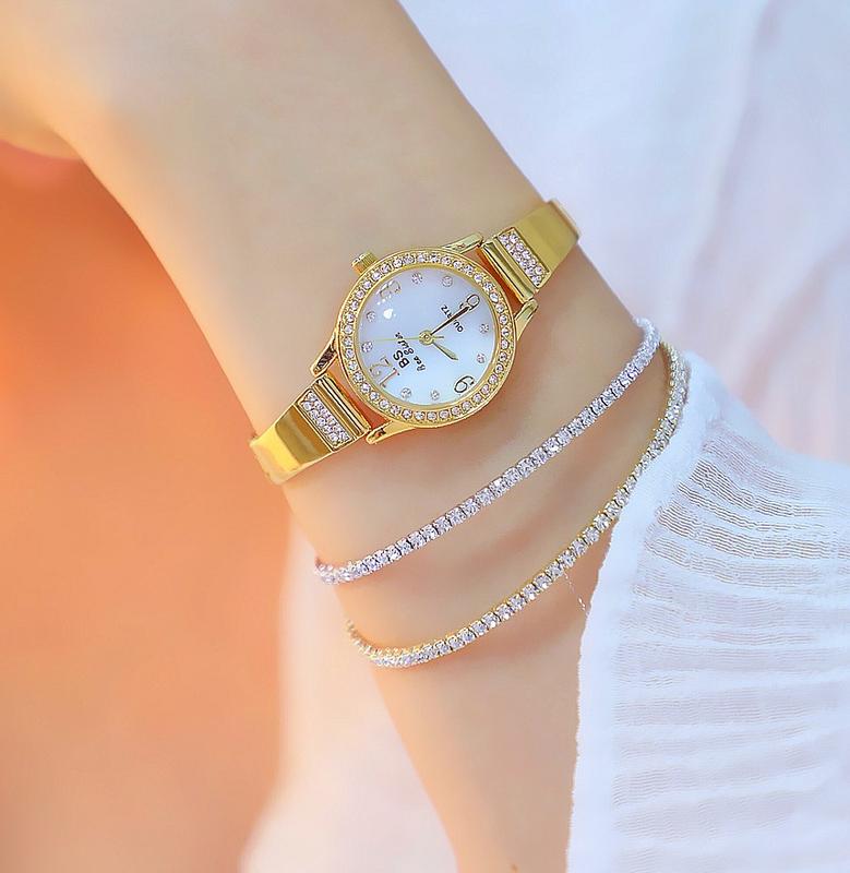 Đồng Hồ Nữ BS kiễu lắc tay dây kim loại lên tay siêu đẹp ạ