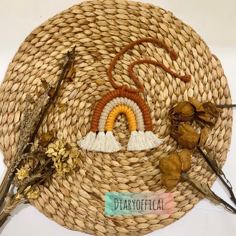 Gantungan kunci / Keychain / Gantungan Tas / Bagcharm / Souvenir / Macrame Rainbow 8
