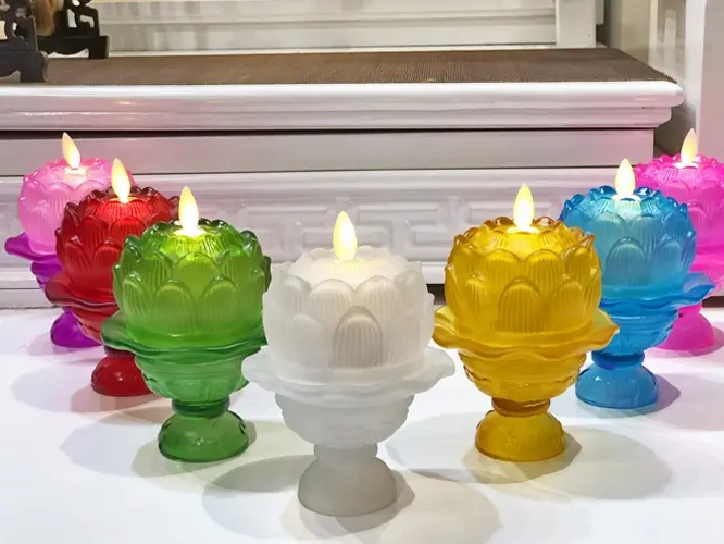 Nến điện tử hoa sen, đế đèn lưu ly 7 màu đường kính 9cm 0