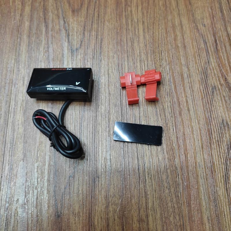 Đồng hồ báo volt điện tử koso 5v-150v DC , báo nguồn điện bình ắc quy xe
