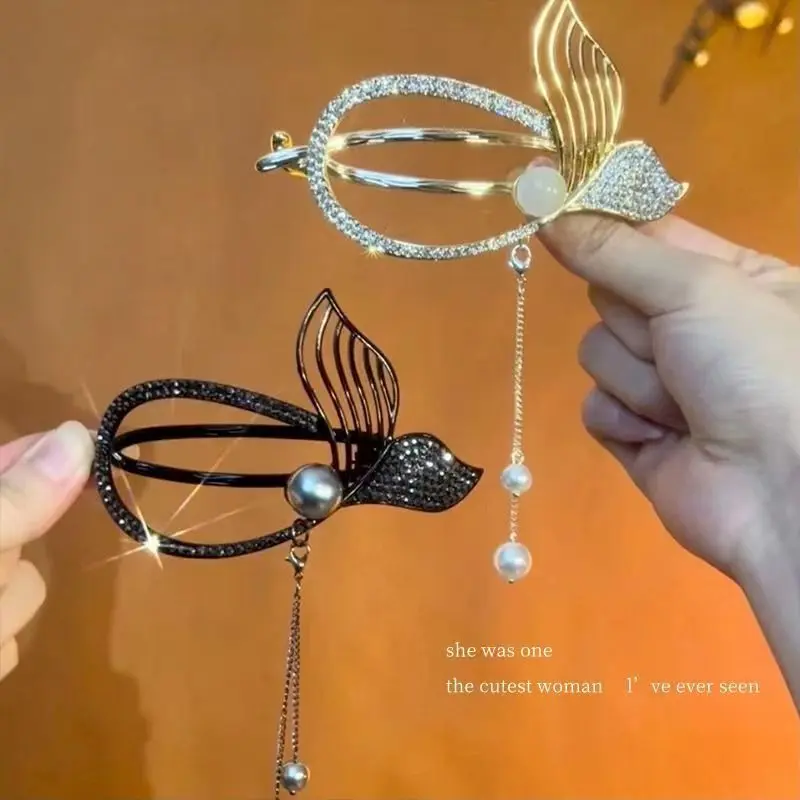 Y037 Kẹp Tóc Đuôi Cá Tua Rua Lấp Lánh Women 1