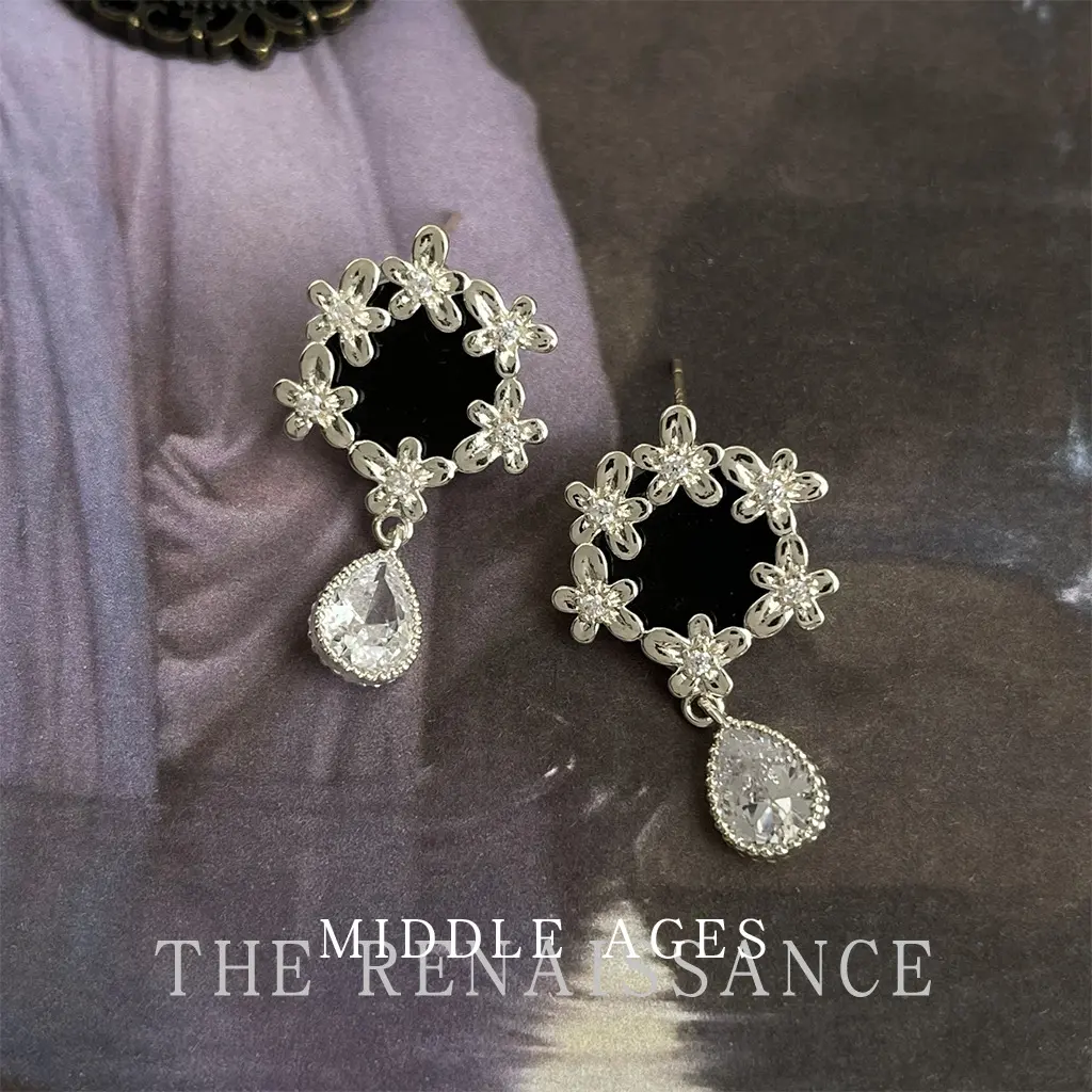 Vintage Light Mid-Ancient Artistic Garland Earrings French Water Drop Zircon Earrings Light Luxury High Sense Ear Rings