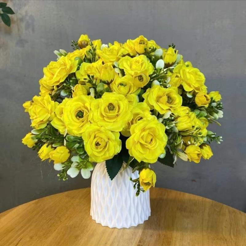 combo 4 cành Tặng 1 Bình Nhựa Cứng ,Canh Hoa Hồng Tỉ Muội  Mầu Vàng với Đỏ  cao 25 cm , cành 7 hoa ,7 nụ kèm Điểm Decor Phòng Trang Trí Nhà bình  hoa hoa  cốc 1
