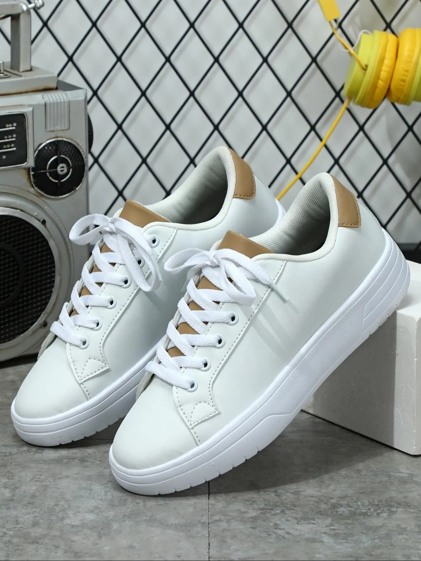Men's Fashionable Patchwork Low Top Sneakers, Casual Breathable Comfortable Sports Shoes, Male All-match Round Toe Shoes for Daily Wear