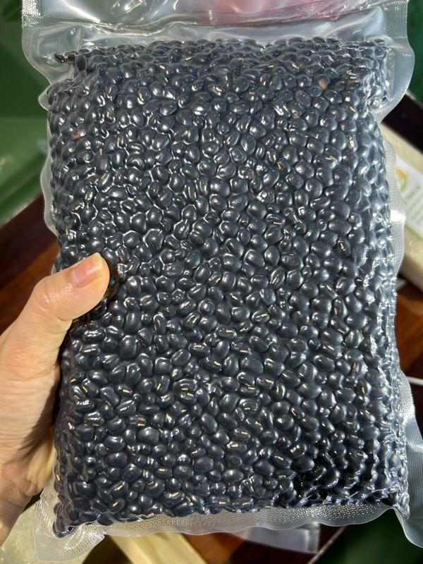 Product Introduction of Đậu đen xanh lòng túi hút chân không 1kg 2