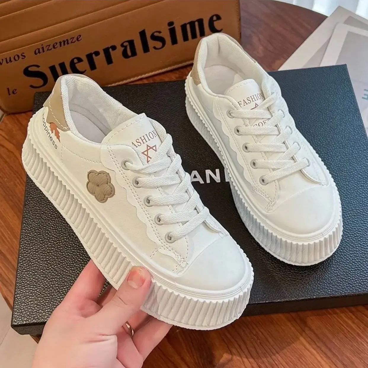 T.Y.T Store - (đế 5 cm) Giày thể thao nữ da mềm Cute  hot 2024 - GTT.26 Shoes Sneaker  ( giay quang chau )