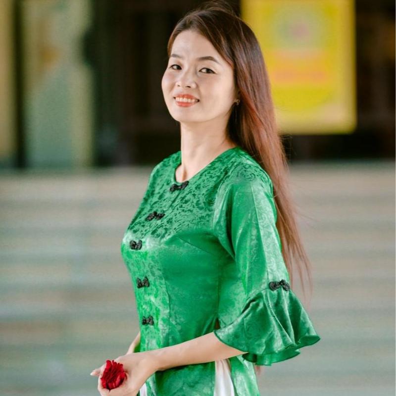 SÉT ÁO LẺ  BÀ BA,TAY LOE,, ÁO GẤM 2 DA,HOA VĂN ,QUẦN BẢN LƯNG PHÍA SAU, KẾT HƠP TÚI TRONG, PHONG CÁCH LỊCH LÃM , HIỆN ĐẠI MẪU MỚI NHẤT, TẶNG KÈM 1 CỘT TÓC XINH Nữ Kem Women Nhung 6