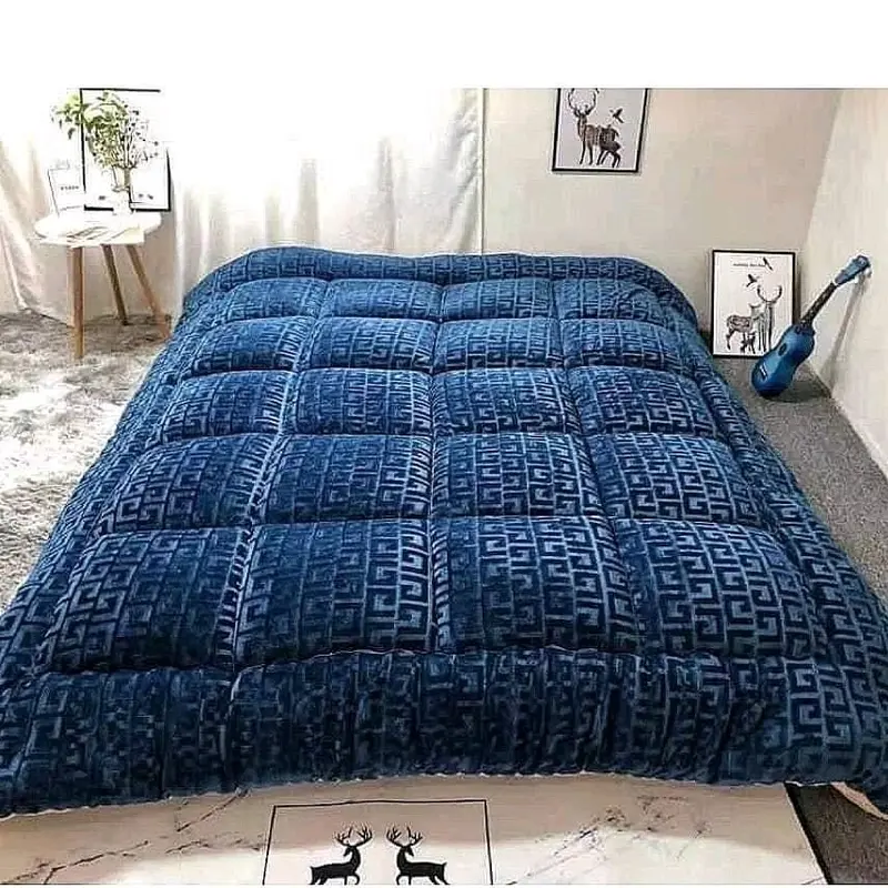 Chăn lông cừu chữ vạn cao cấp siêu dày 3 lớp 2mx2m2 đại hàn giữ nhiệt mềm mịn, không rụng lông . 0